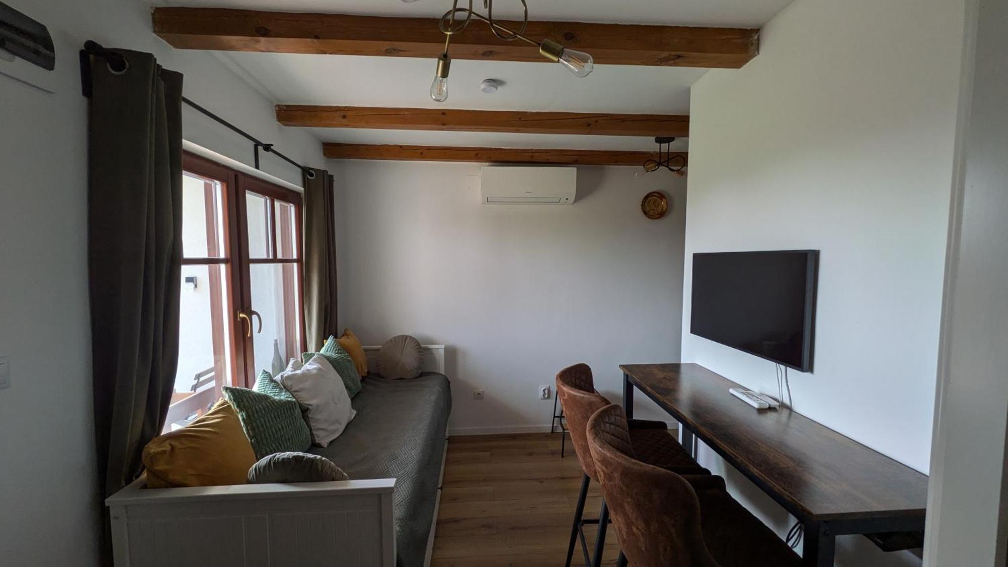 Jera Pince Es Vendeghaz Villa Somlovasarhely Exterior photo